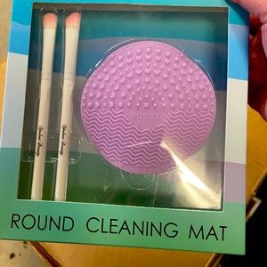 Makeup brushes and brush cleaner